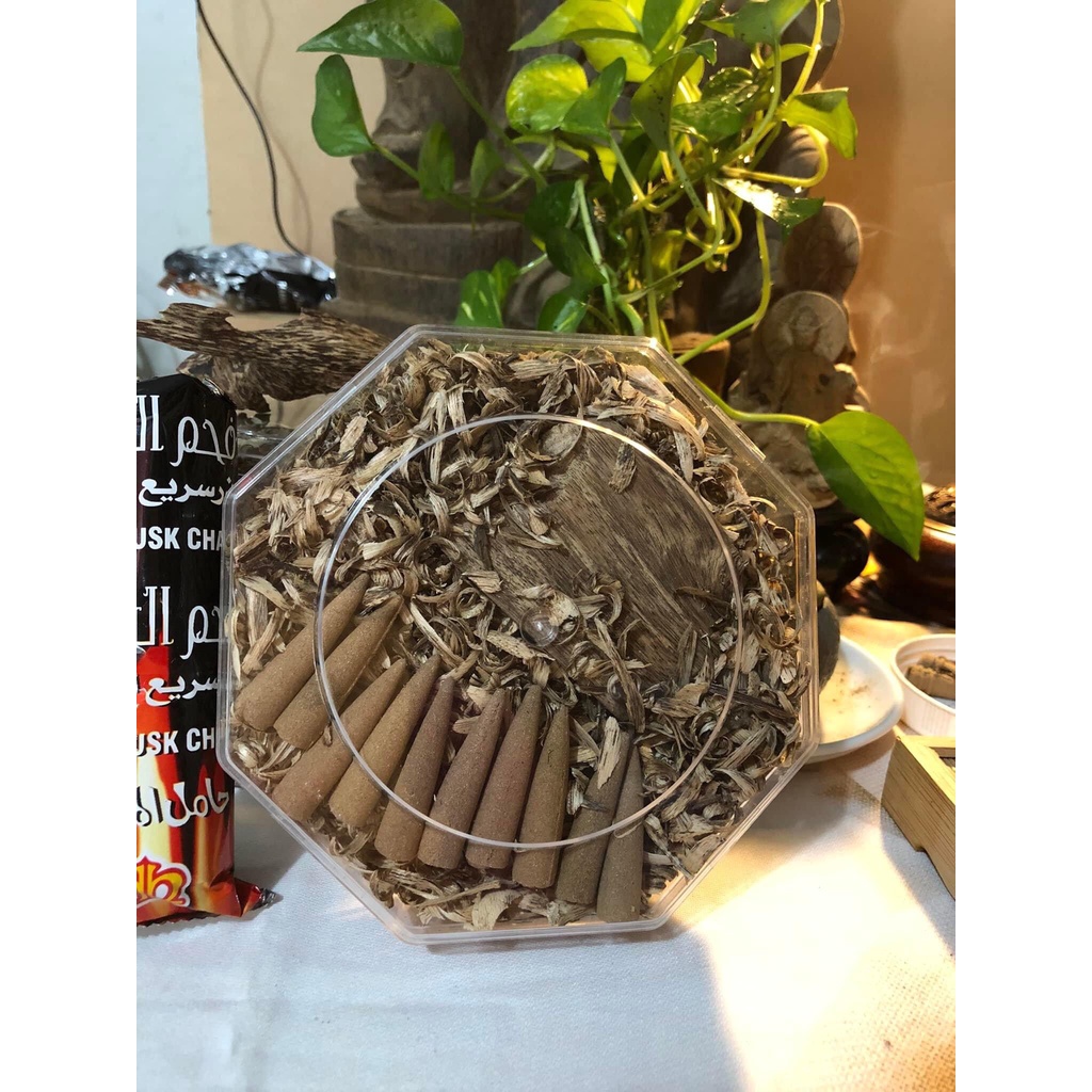 Trầm Miếng xông nhà. Hàng sạch thơm chuân , TẨY UẾ  MAY MẮN CỰC