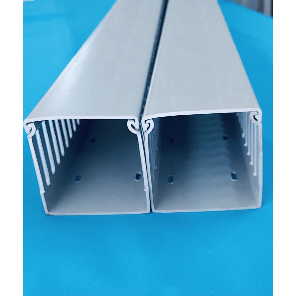 Máng nhựa công nghiệp 65x65mm dài 85cm