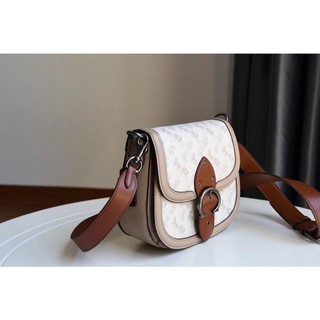 TÚI COACH SADDLE Dáng bầu sẵn