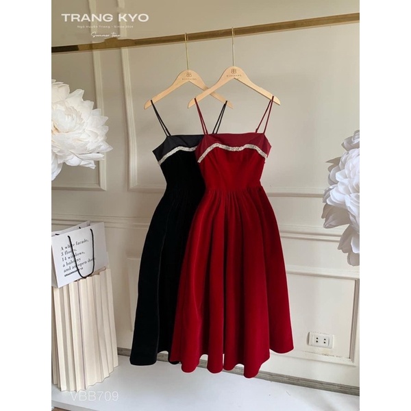 MAXI 2S NHUNG ĐỎ ĐEN VIỀN ĐÁ