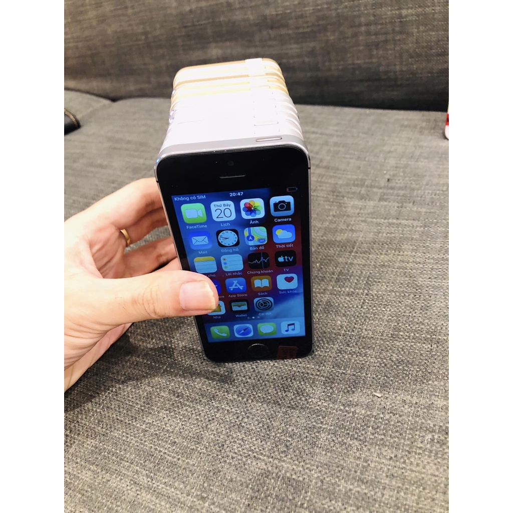 Điện thoại IP5/4s/4G Quốc tế 16/8gb-tặng dây sạc