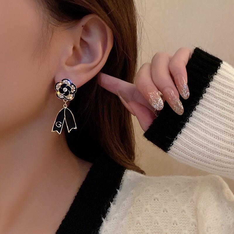 Bông tai hoa 5 cánh phối nơ đen phong cách thời trang Hàn Quốc cho nữ