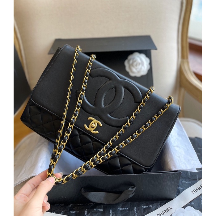 Túi xách công sở da mịn khoá vàng