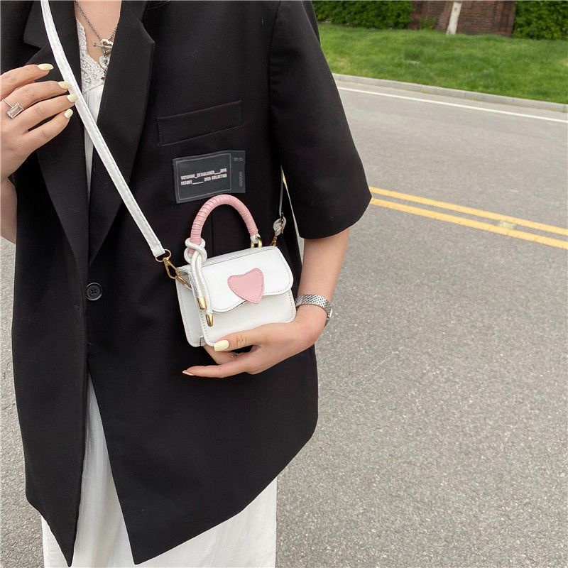 Túi Đeo Chéo Vai Mini Hình Vuông Họa Tiết Trái Tim Màu Hồng Phong Cách Mới Cho Nữ