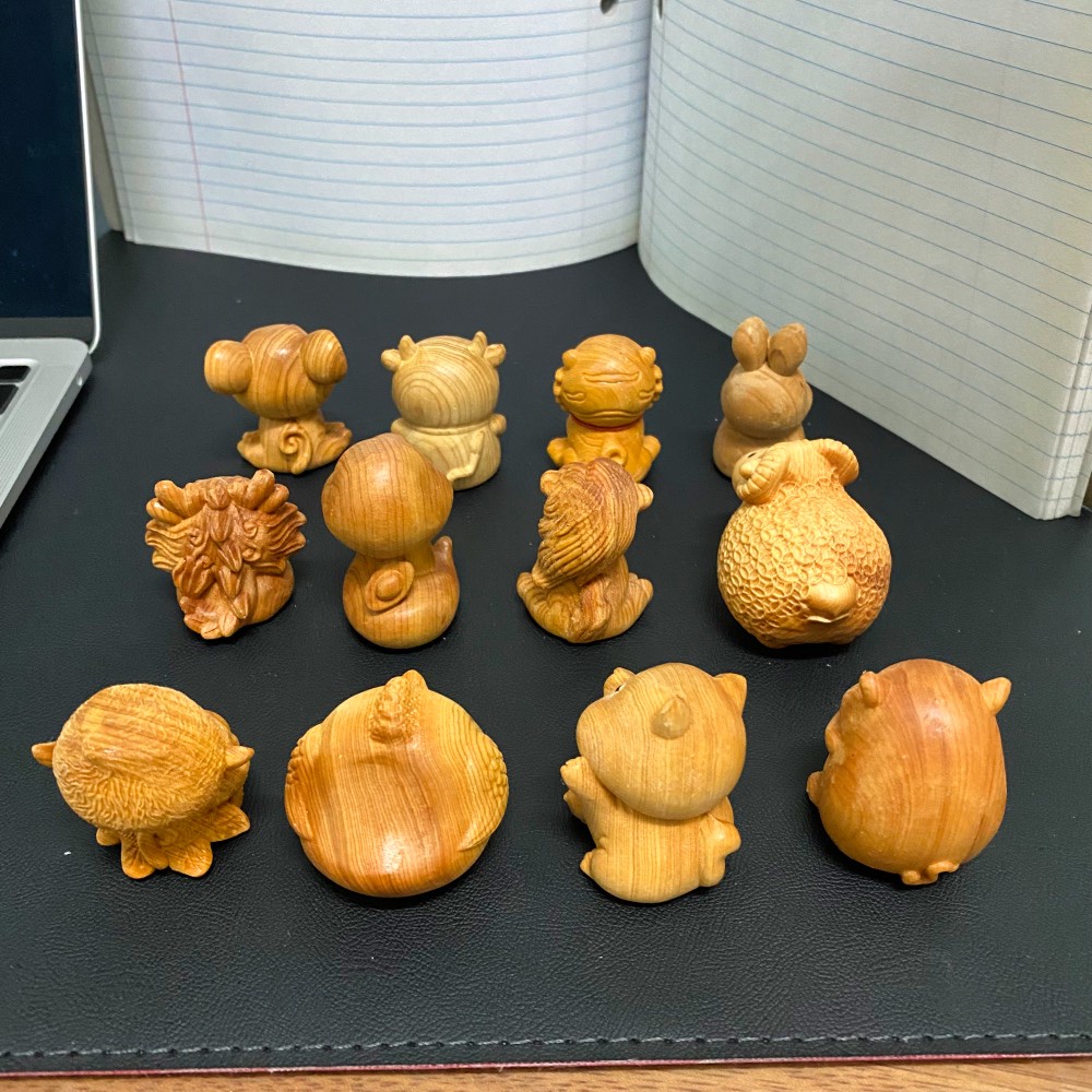Tượng 12 con giáp gỗ tuyết tùng, quà tặng sinh nhật, văn phòng phẩm trang trí bàn làm việc.