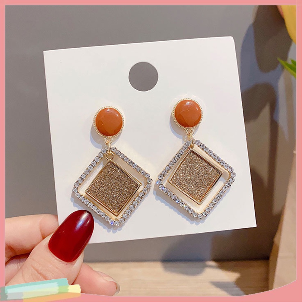 Đôi Khuyên Tai Hình Thoi Đính Kim Cương Giả Thời Trang Cho Nữ