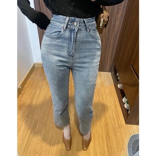 Quần jeans ống đứng