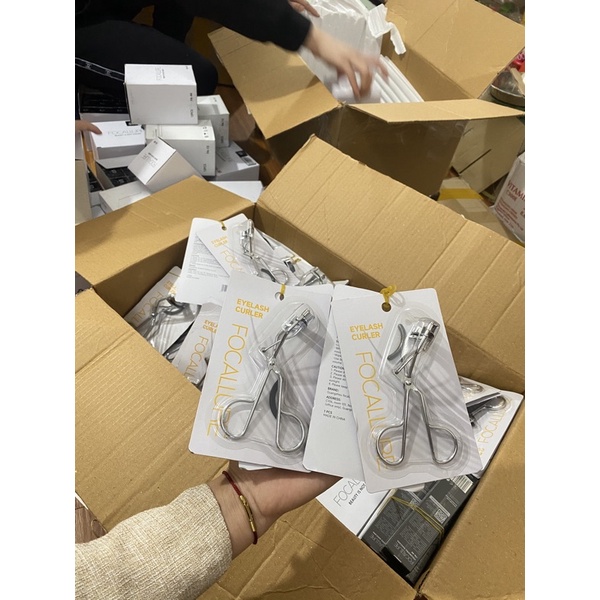 Kẹp mi  FOCALLURE cho hàng mi cong dài lâu 32g
