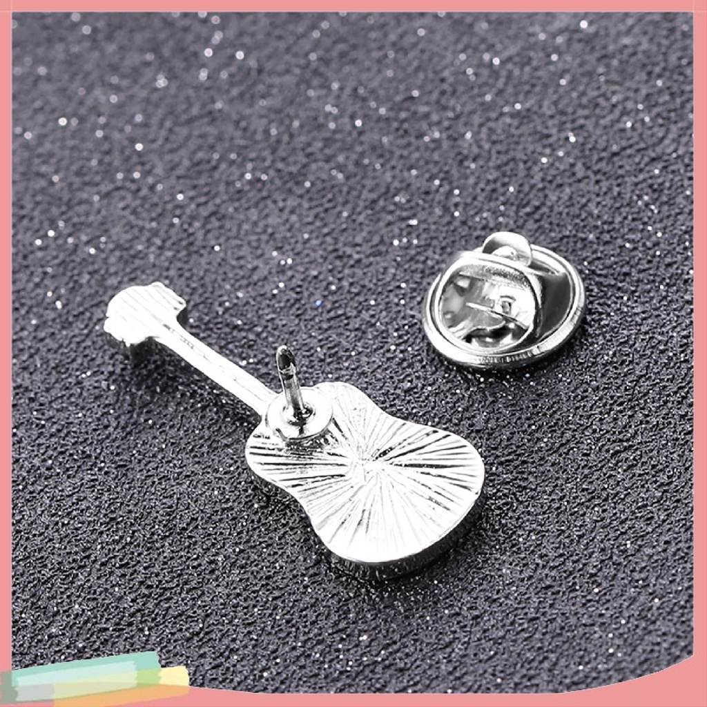 Huy hiệu cài áo bằng men hình chiếc đàn guitar