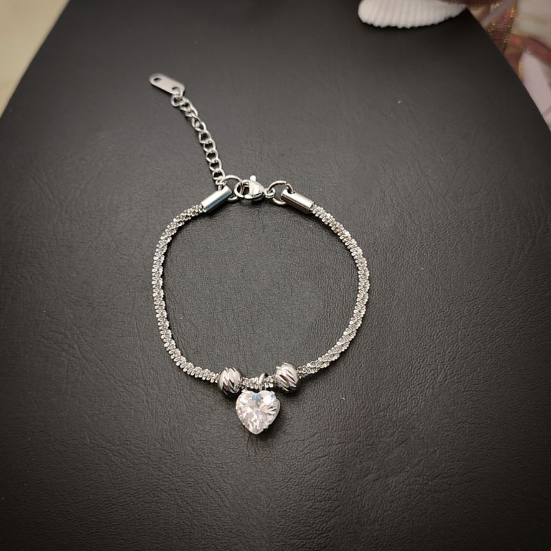 Lắc tay nữ inox xỏ bi mặt trái tim sáng đẹp không không gỉ sét