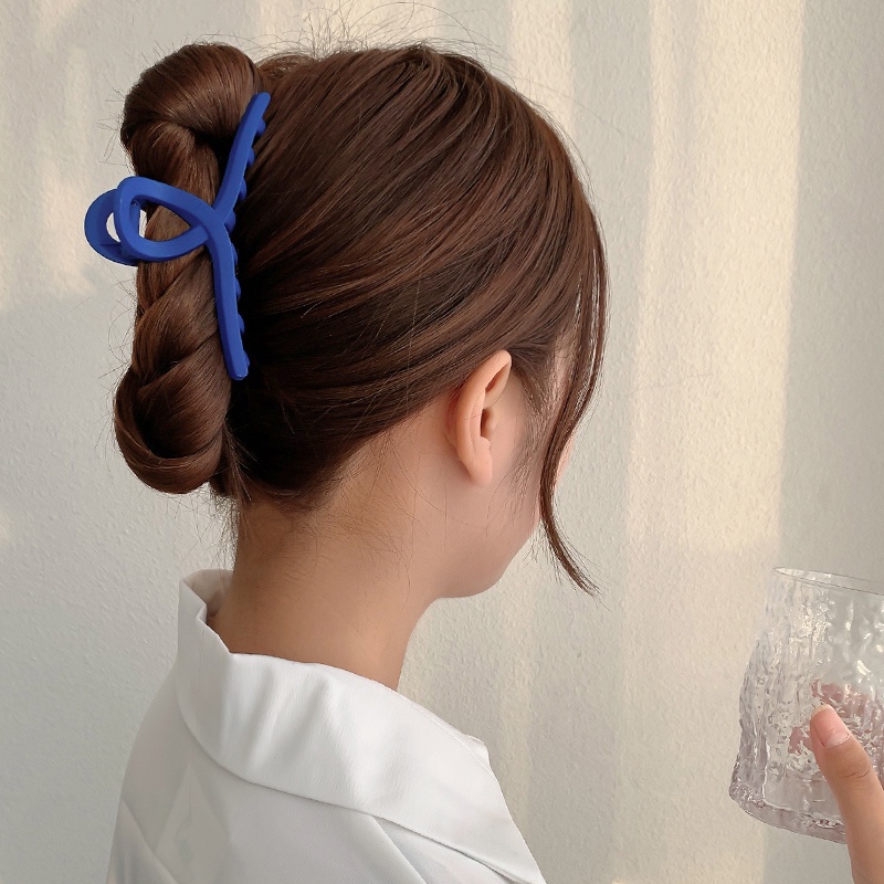 Kẹp Tóc Hình Cá Mập Màu Trắng Xanh Dương Hiệu Klein