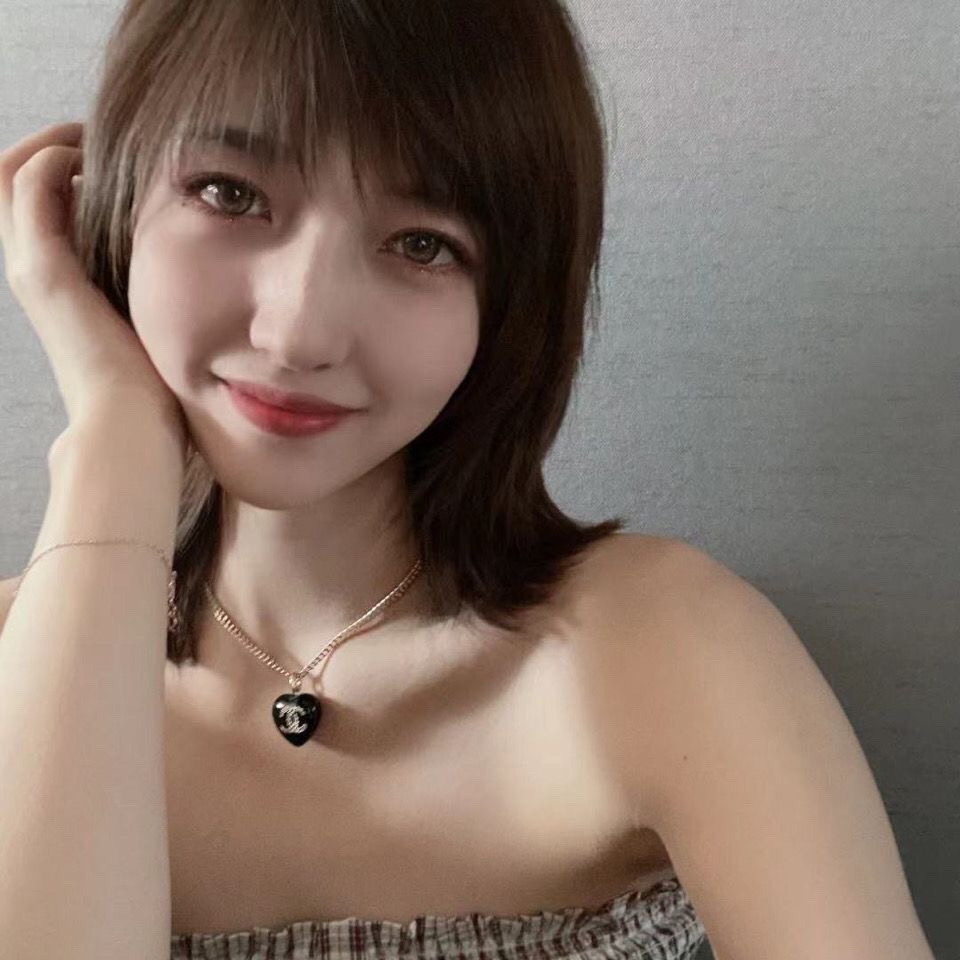 Vòng cổ Mặt Trái Tim Màu Đen Cổ Điển