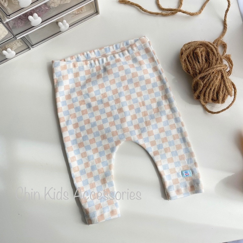 Quần leging đũng tròn chất liệu cotton rip co giãn tốt cho bé