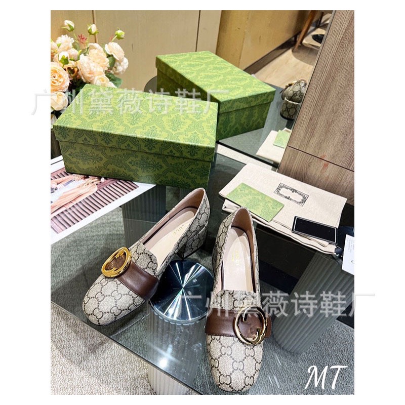 Giày gót vuông khoá bản mũi tròn. Hàng quảng châu cao cấp da mềm , đầy đủ hộp túi