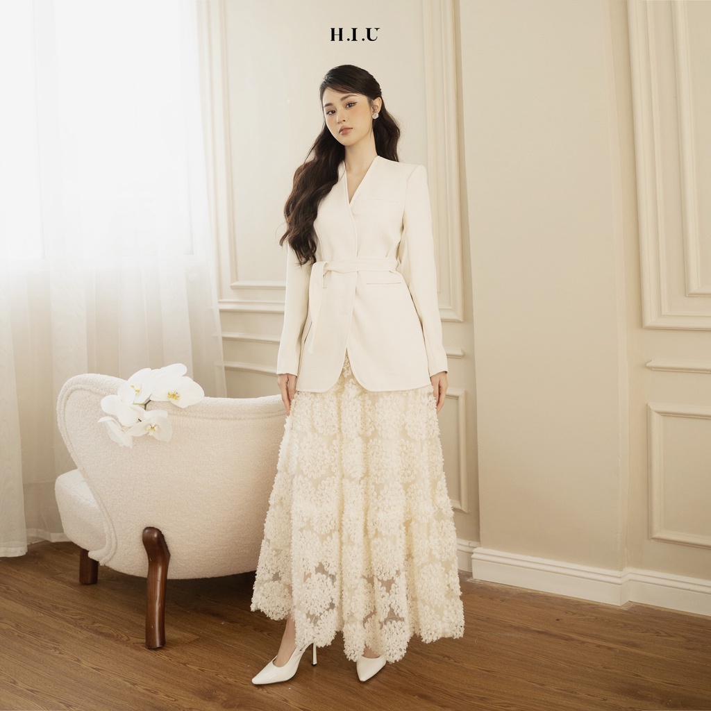 Chân váy nữ midi Loris cream H.I.U Fashion design , thiết kế vải voan 2 lớp nhẹ dày nhún bồng voan dập vân nổi