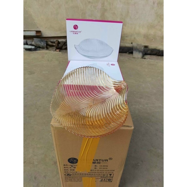 Đĩa thuỷ tinh hình chiếc lá đựng hoa quả bánh kẹo (màu vàng và trắng)