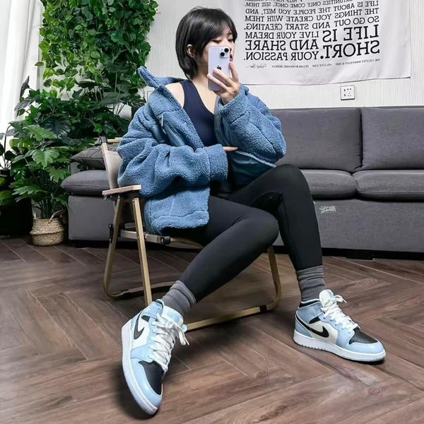 Chính Hãng Giày Nữ Jordan 1 Mid Taxi / Ice Blue / Fire Red / French Blue