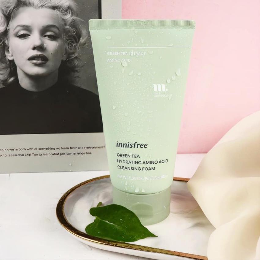 Sữa Rửa Mặt Innisfree Trà Xanh Và Tro Núi Lửa, Cho Da Dầu Mụn Nhạy Cảm Giúp Sạch Sâu Lỗ Chân Lông Giảm Mụn Đầu Đen