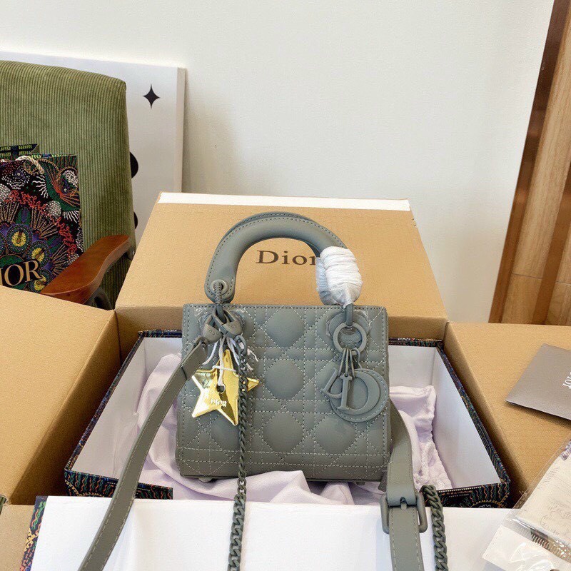 Túi CD Size 18 Bản Vip 2 Bocx Sang Sịn Có 2 Dây Đeo Chéo Cầm Tay Siêu Sang Chảnh