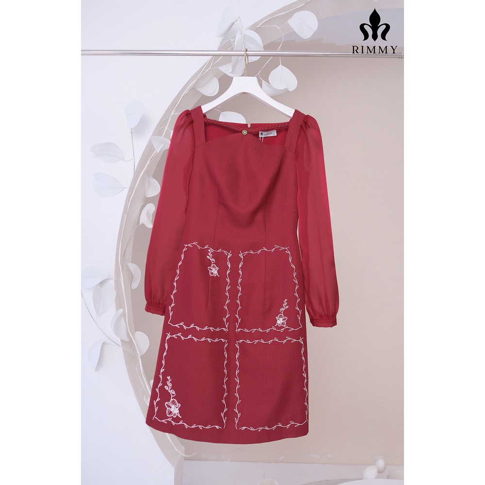 Váy đỏ Meline Dress Rimmy thiết kế đính cúc ngọc sang trọng