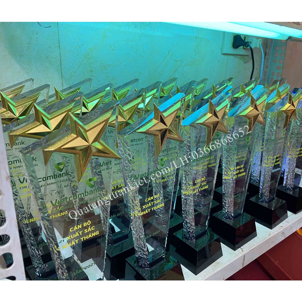 Cúp Vinh Danh Pha Lê Sao Vát