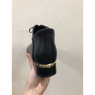 Thanh lý nghỉ bán - Giày boot nữ cá tính màu đen B168