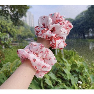 Scrunchies dây cột tóc hoạ tiết lotso gấu dâu