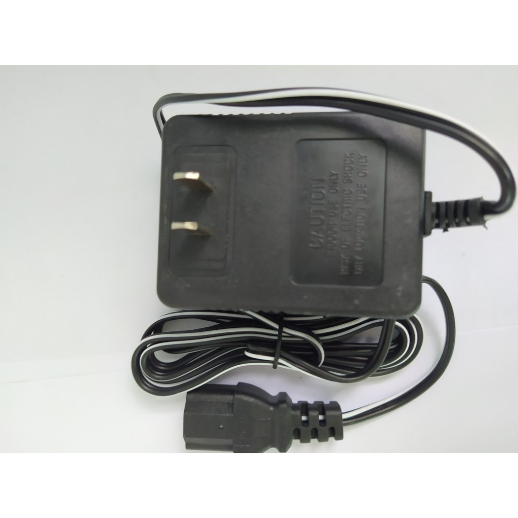 Sạc 3 chân bình ác quy xe máy 12V Bình bơm phun tưới cây có đèn báo sạc đầy bình - Gia dụng Hoàng Điệp