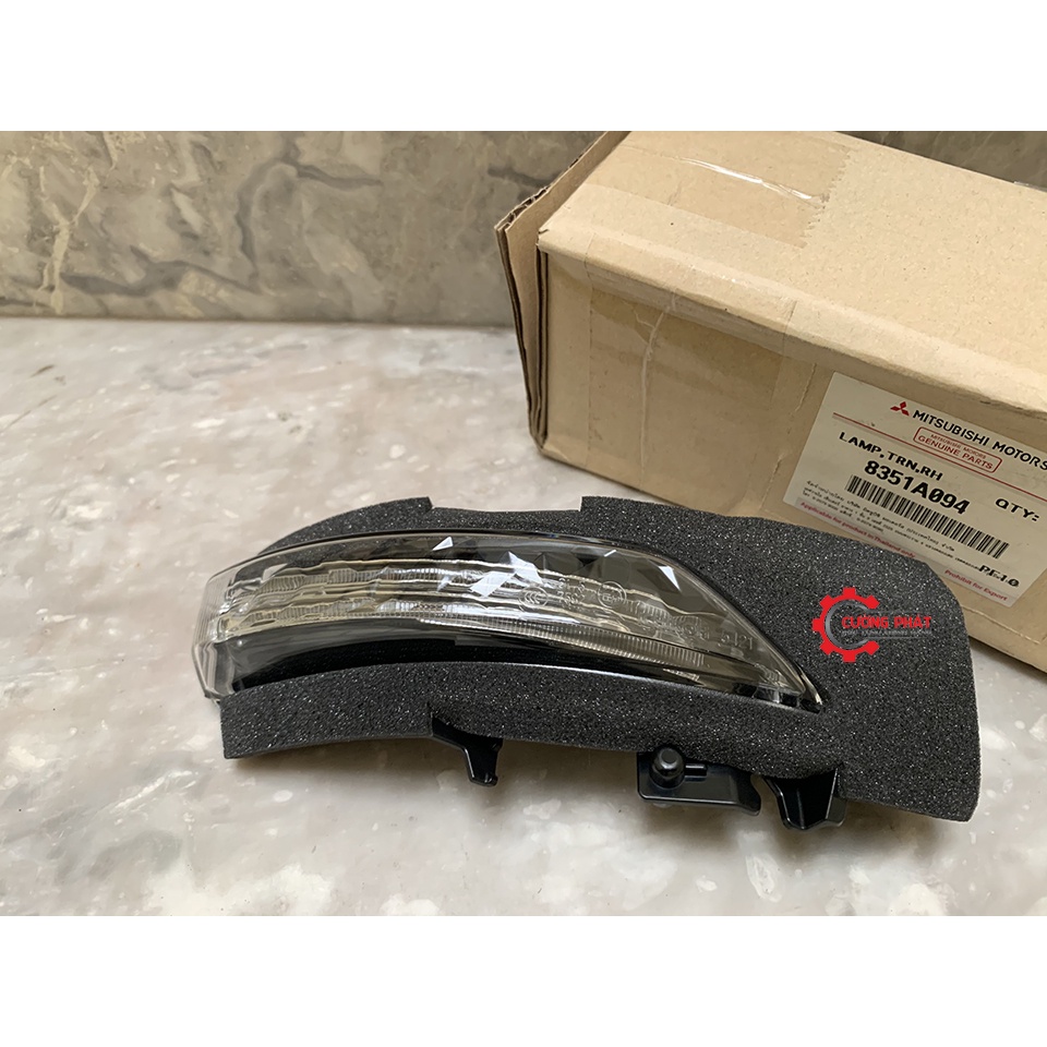 Đèn xi nhan gương Mitsubishi Triton, Pajero Sport 2019 8351A094, 8351A093