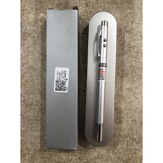 Bút chỉ trình chiếu đa năng : có thể kéo dài,1 đầu nam châm,tia lazer đỏ,đèn -  dùng trong thuyết trình, slide...