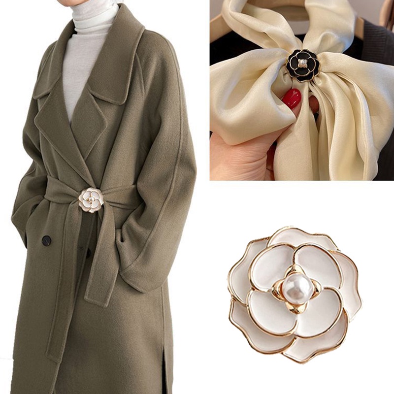Ghim Cài Khăn Choàng Lụa Tráng Men Hình Hoa Trà Đính Ngọc Trai Phong Cách Pháp Cổ Điển