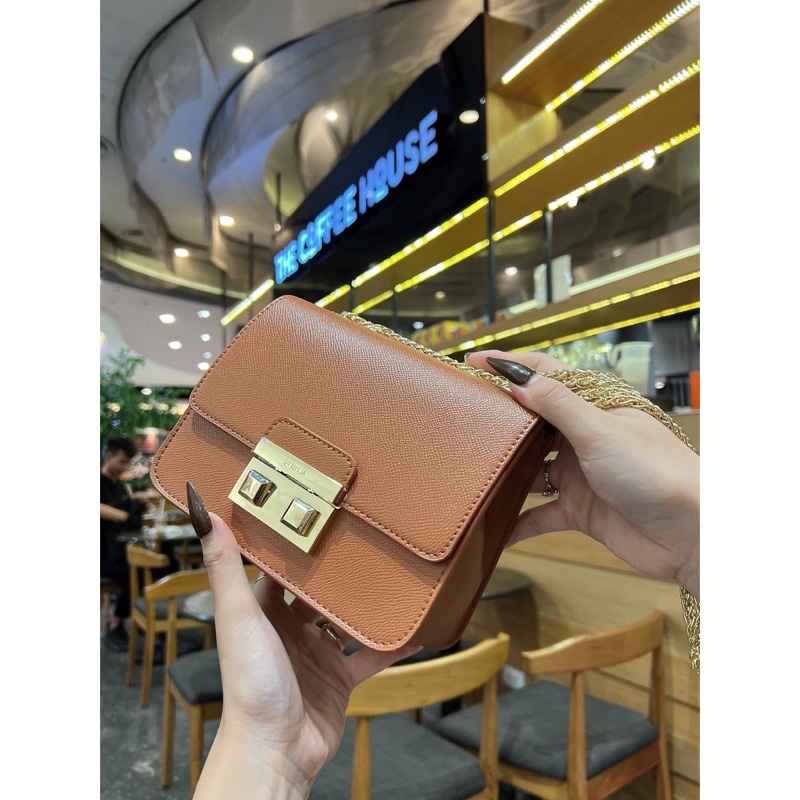 Túi Chữ FFF sz18 dáng vuông