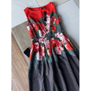 Đầm dạ hội  TAHARI hoa cực xinh 🍀🍀🍀