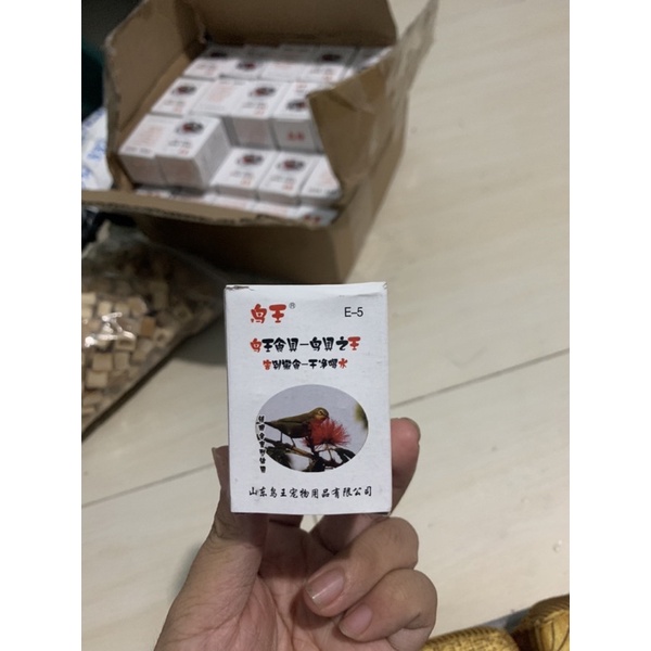 Cóng chống vẩy thức ăn cho chim hút mật, vành khuyên