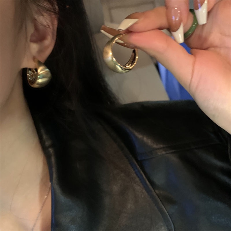 Khuyên Tai Kim Loại Thiết Kế Cọ Chải Phong Cách Năm 2023