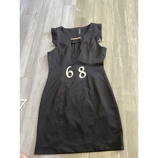 2hand đầm đen lỗi nhẹ eo 68cm mã 186