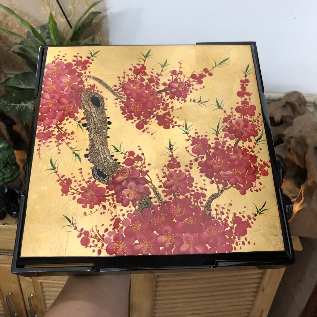 Hộp mứt Tết sơn mài - khay đựng mứt sơn mài vẽ hoa đào - Hình vuông 30x30cm - Thủ công mỹ nghệ sơn mài Việt Nam