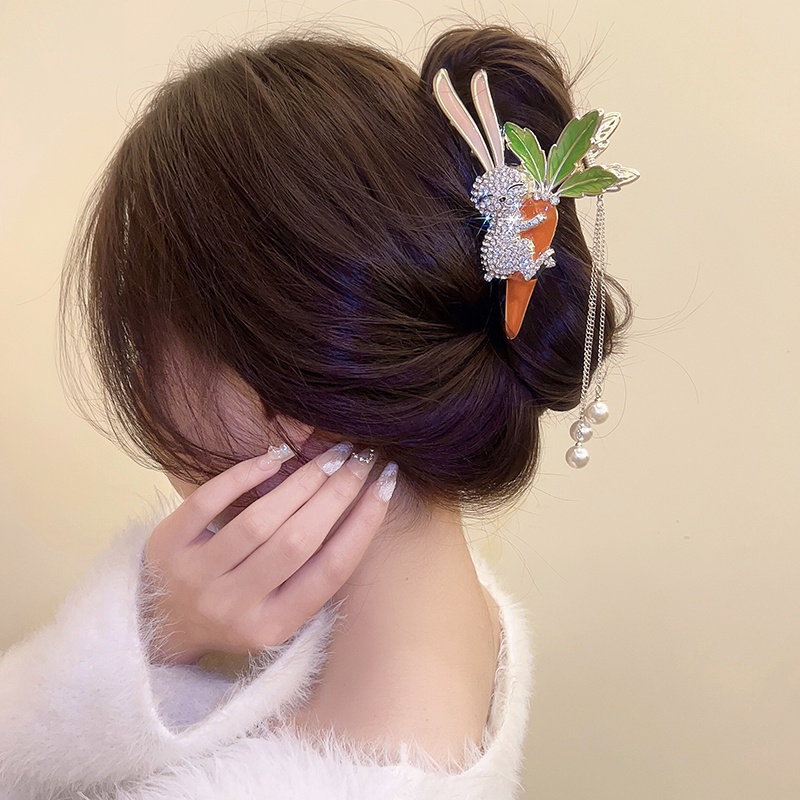 Kẹp Tóc Tua Rua Hình Thỏ Đính Đá Mừng Năm Mới Cho Bé Gái