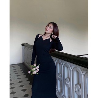 IRIS DRESS - Đầm body tay dài cổ yếm cột dây (Đen/Trắng)