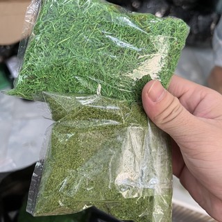 Cỏ và bột trang trí hoa