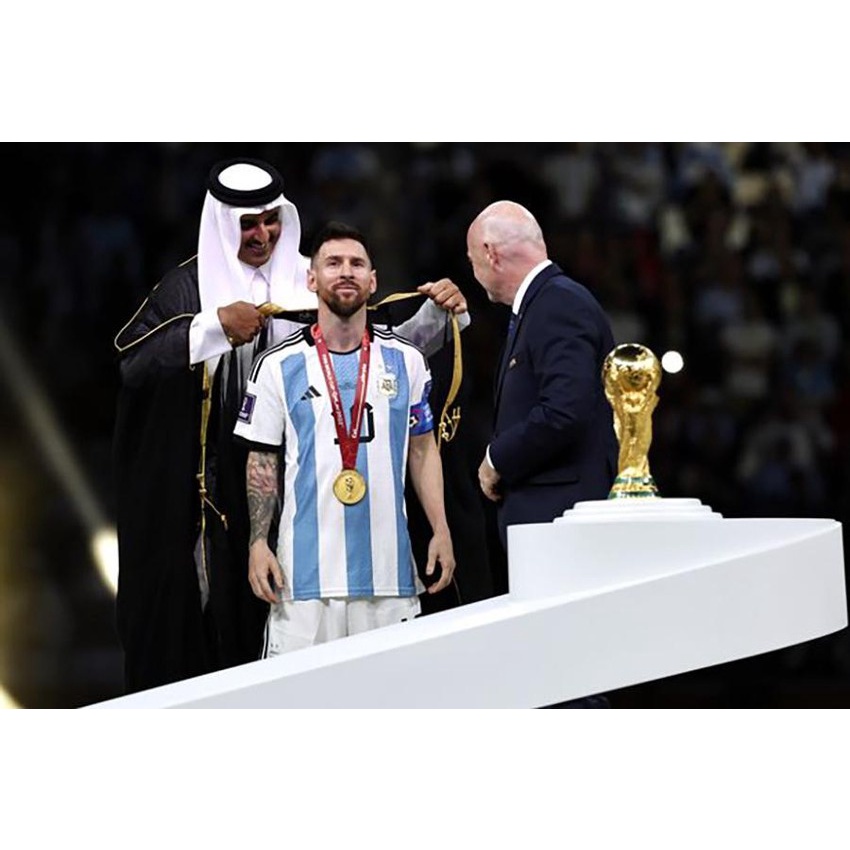 Bộ áo bóng đá đội tuyển Argentina sọc 3 sao mới nhất, áo đá banh messi ba sao, in ấn tên và số theo yêu cầu