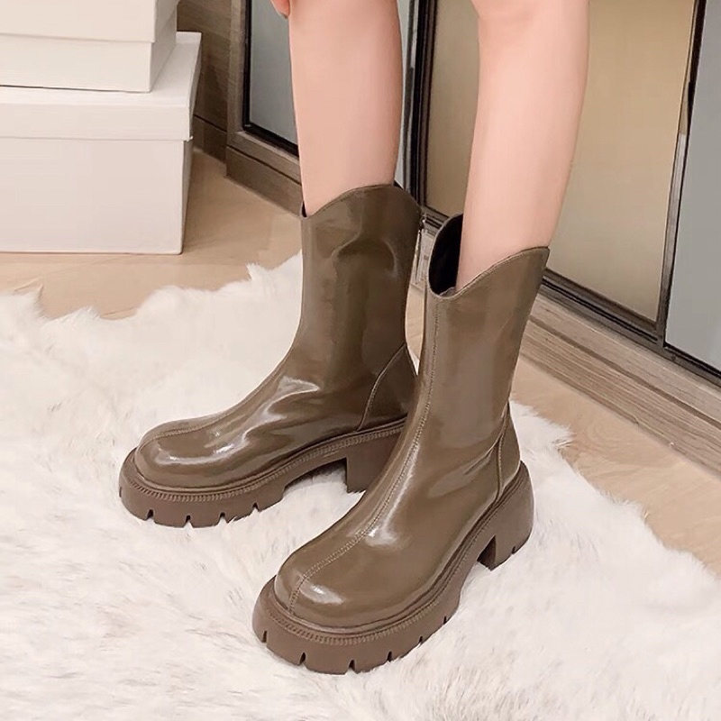 Bốt nữ cổ ngắn chữ V da mềm bóng đế răng cưa cao 5cm có khoá kéo
