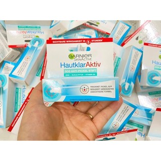 Bút chấm mụn Garnier