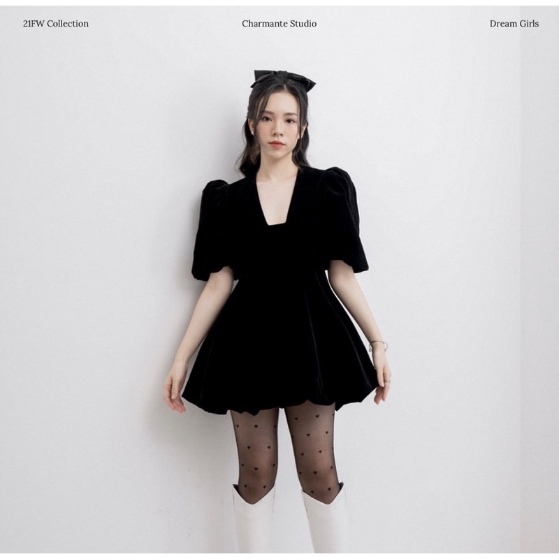 Váy babydoll nhung đen Charmante Studio