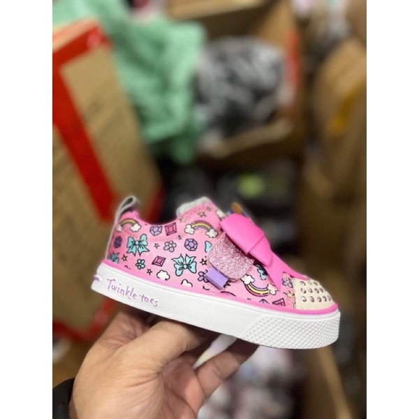 Giày bé gái