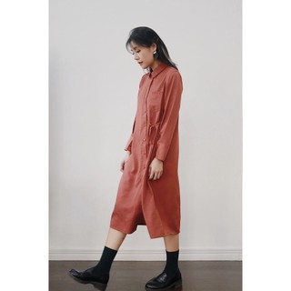 Chicka Chicka - Đầm sơ mi cotton lụa màu cam thắt eo