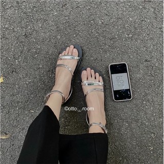 Giày sandal đế thấp quay bạc