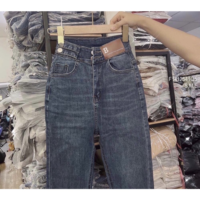 Quần jean dài đính hai nút bên mác chữ B TT1412