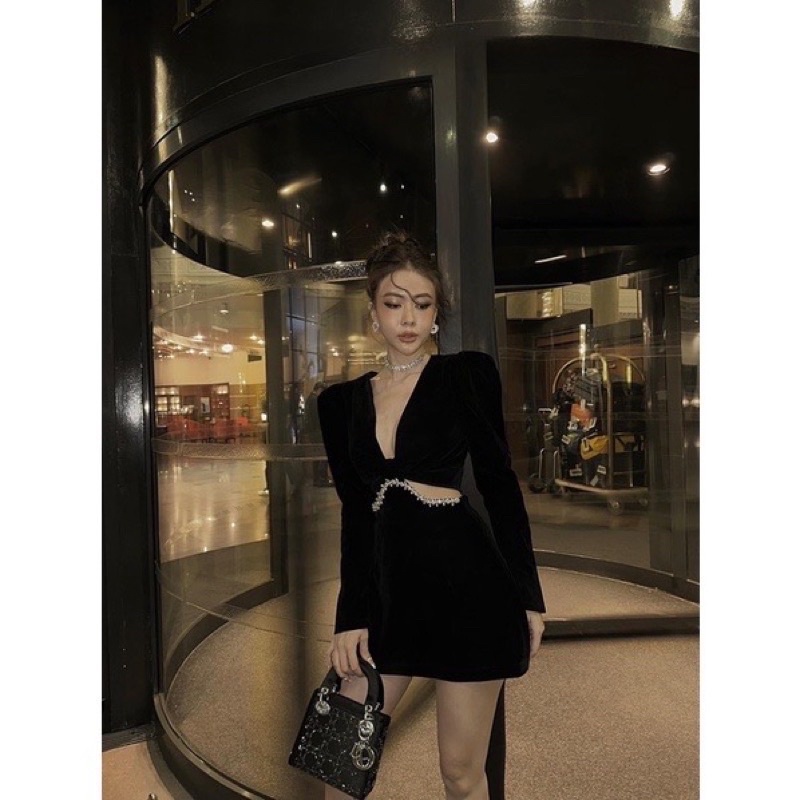 Đầm nhung cổ V quyến rũ cực kỳ tôn eo