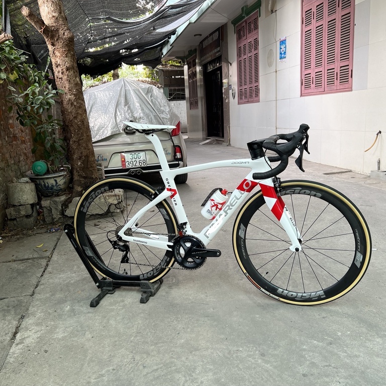 Khung sườn xe đạp đua carbon Pinarello F14 Trắng vạch đỏ phanh má 2 ốc